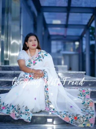 Sari 18 - Gorgeous with trend